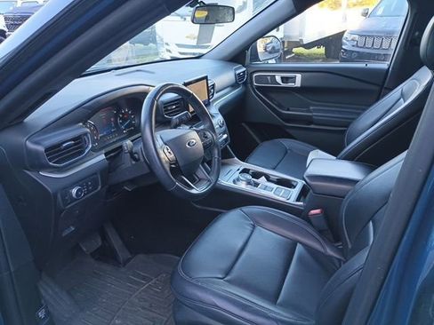 Used 2020 Ford Explorer XLT w/ Equipment Group 202A image 9