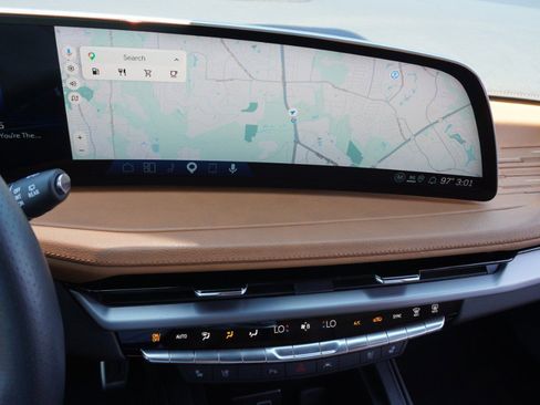 Used 2025 Cadillac XT4 Sport w/ LPO, Onyx Lite Package AWD/4WD image 16