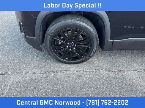 Certified 2023 GMC Acadia SLT w/ Elevation Edition AWD/4WD image 9