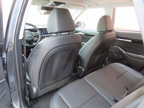 Certified 2024 Kia Seltos EX image 32