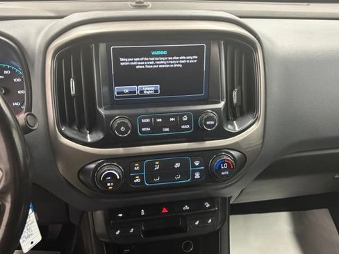 Used 2018 Chevrolet Colorado Z71 AWD/4WD image 24