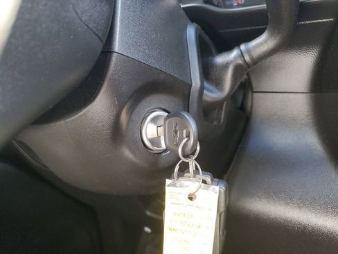 Used 2021 Chevrolet Silverado 2500 Custom w/ Custom Value Package image 31