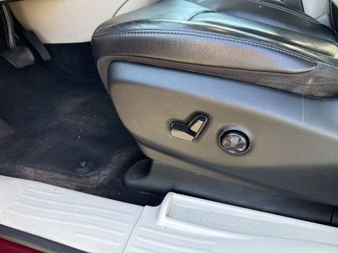 Used 2022 Chrysler Pacifica Touring-L AWD/4WD image 7