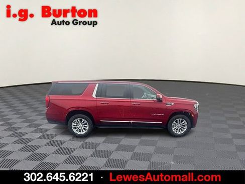Used 2022 GMC Yukon XL SLT w/ SLT Luxury Package AWD/4WD image 2