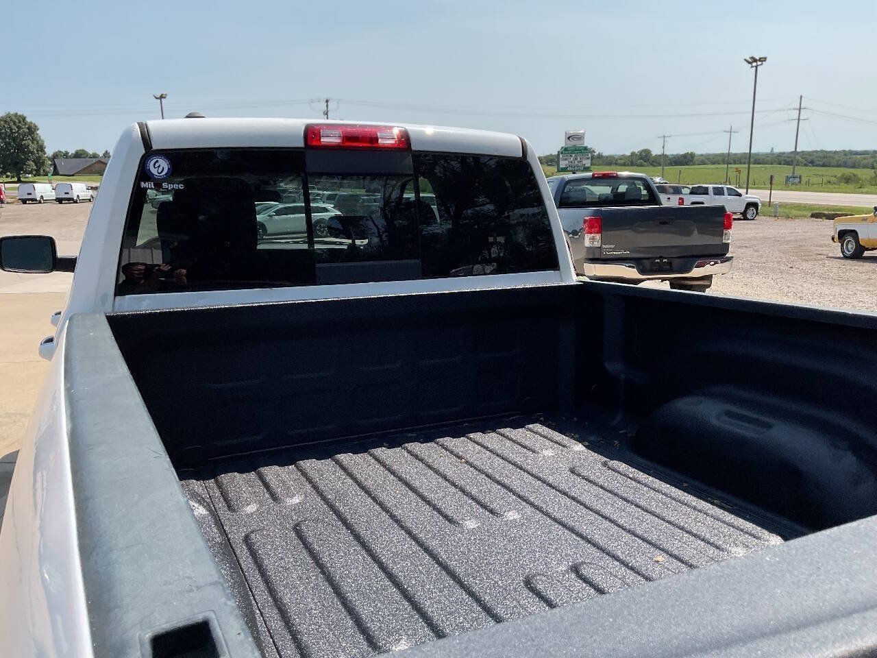 Used 2017 RAM 1500 Classic SLT RWD image 11