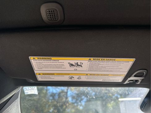 Used 2024 Jeep Compass Latitude image 41