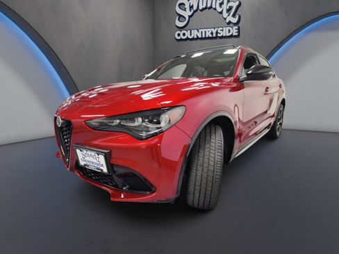 Used 2025 Alfa Romeo Stelvio Sprint AWD/4WD image 16