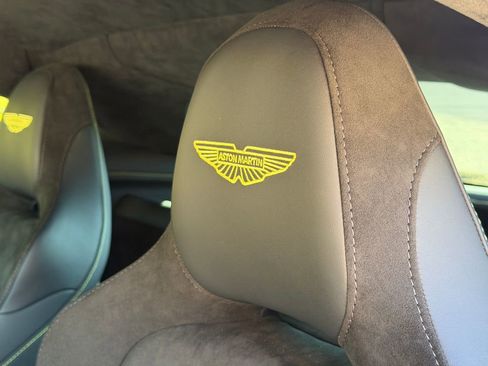 Used 2025 Aston Martin V8 Vantage Coupe image 5