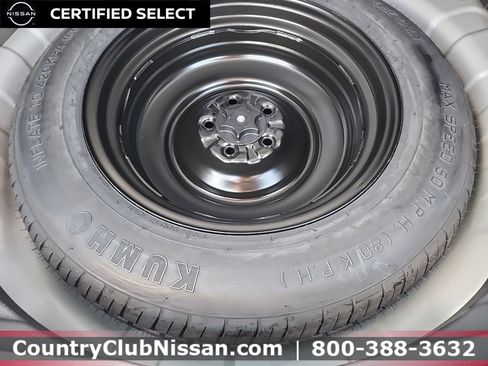 Used 2018 Nissan Rogue SV AWD/4WD image 27