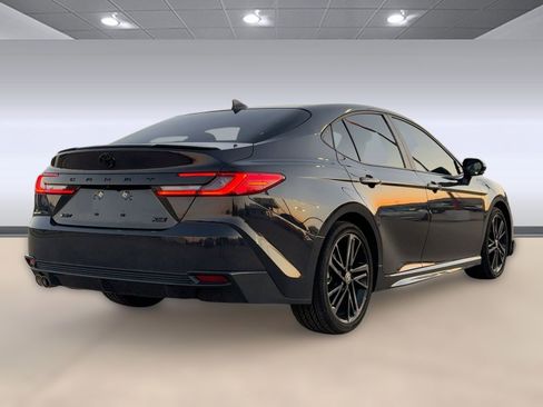 Used 2025 Toyota Camry XSE image 9