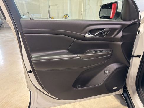Used 2019 GMC Acadia SLT AWD/4WD image 30