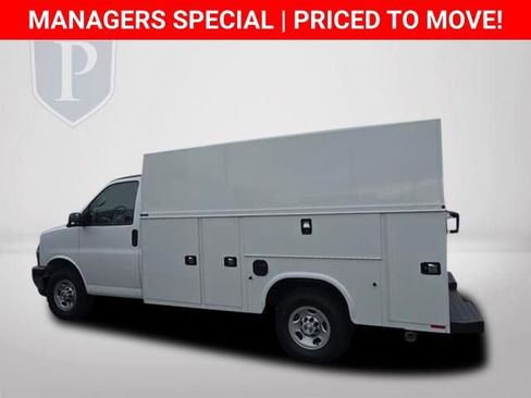 New 2025 Chevrolet Express 3500 w/ Power Convenience Package image 9