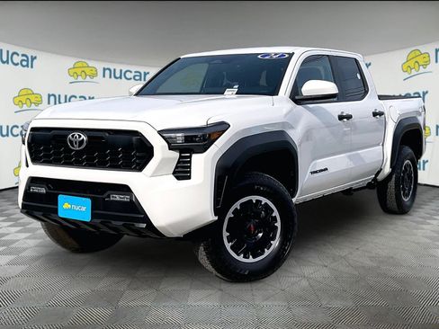Used 2024 Toyota Tacoma TRD Off-Road image 3