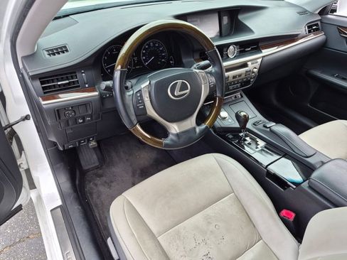 Used 2013 Lexus ES 350 w/ Premium Pkg FWD image 9