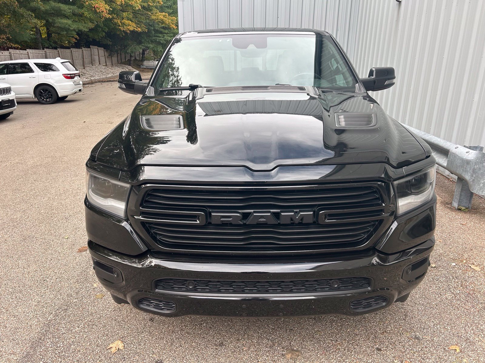 Used 2024 RAM 1500 Laramie AWD/4WD image 2