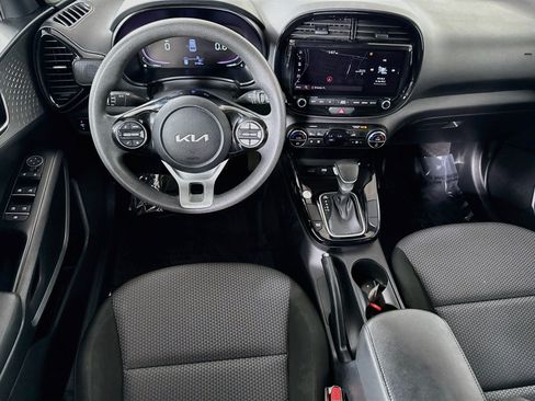 Used 2023 Kia Soul S FWD image 17