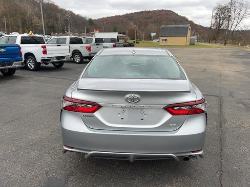 Used 2021 Toyota Camry SE image 6
