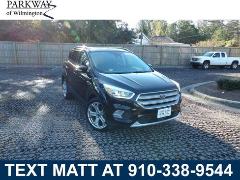 Used 2019 Ford Escape Titanium image 1