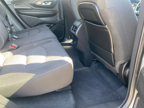 Used 2024 GMC Terrain SLE image 18