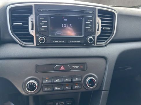 Used 2018 Kia Sportage LX AWD/4WD image 3