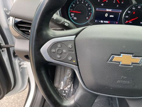 Used 2023 Chevrolet Traverse LT image 13