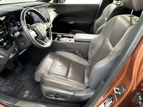 Used 2025 Lexus RX 450h AWD w/ Convenience Package image 16