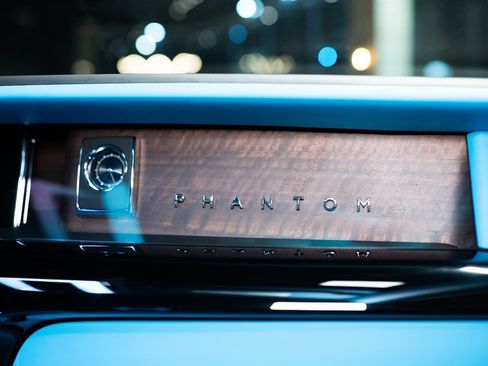 Used 2025 Rolls-Royce Phantom Sedan image 21