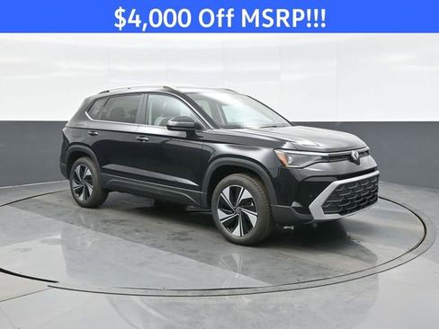 New 2026 Volkswagen Taos SE AWD/4WD image 1