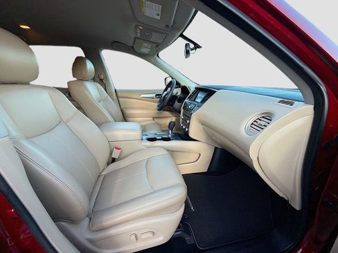 Used 2020 Nissan Pathfinder SL w/ Cargo Package image 33