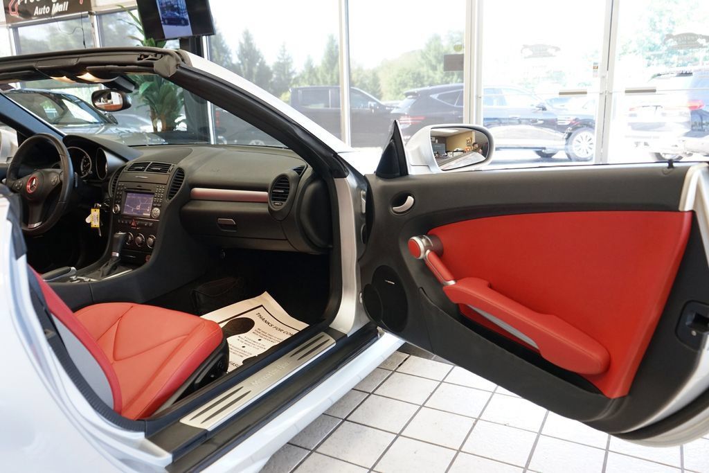 Used 2009 Mercedes-Benz SLK 300 image 40