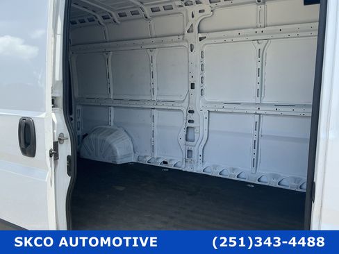 Used 2024 RAM ProMaster 2500 w/ Convenience Group FWD image 14