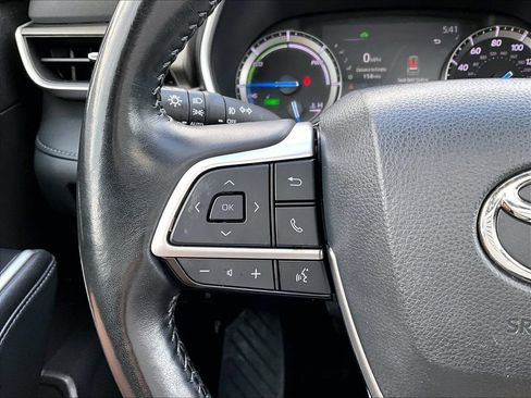 Used 2022 Toyota Highlander XLE AWD/4WD image 15