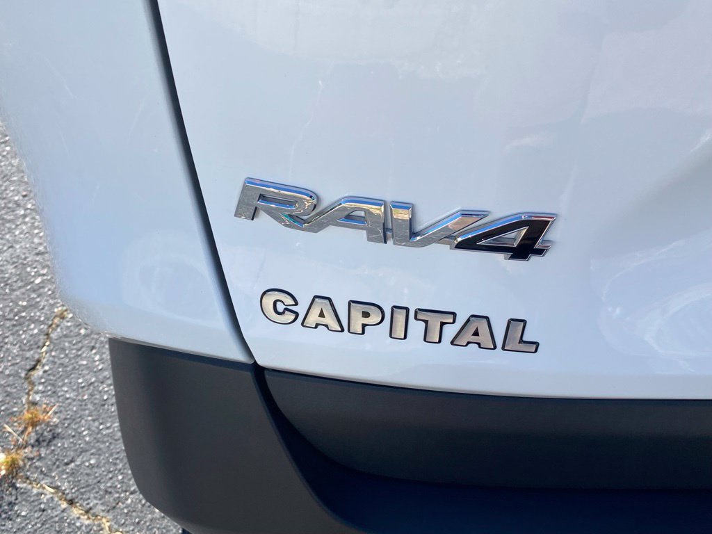 Used 2025 Toyota RAV4 XLE w/ Convenience Package FWD image 13