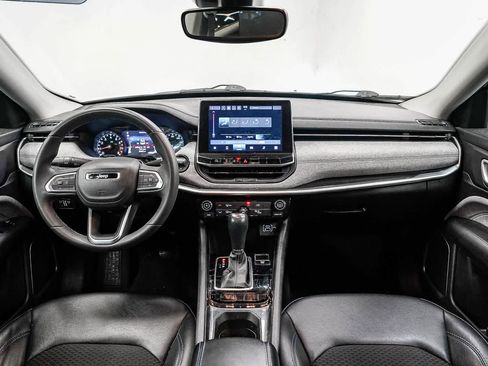 Used 2022 Jeep Compass Latitude FWD image 12
