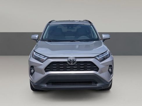Used 2022 Toyota RAV4 XLE Premium FWD image 5