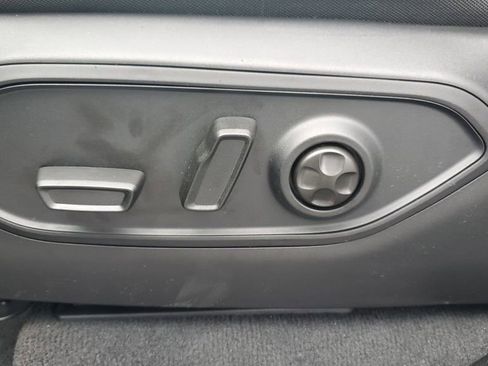 New 2025 Jeep Grand Cherokee Altitude image 22