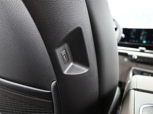 New 2026 Kia Carnival EX image 16