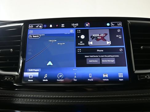 Used 2023 Chrysler Pacifica Limited FWD image 28