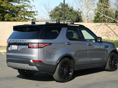 Used 2020 Land Rover Discovery HSE image 7