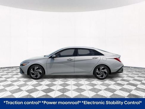 New 2025 Hyundai Elantra SEL image 5