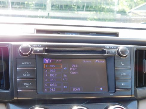 Used 2013 Toyota RAV4 LE AWD/4WD image 12