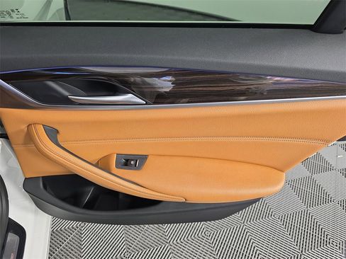 Used 2017 BMW 530i image 37