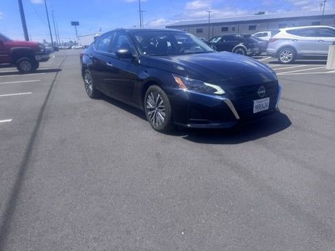 Used 2025 Nissan Altima 2.5 SV FWD image 6