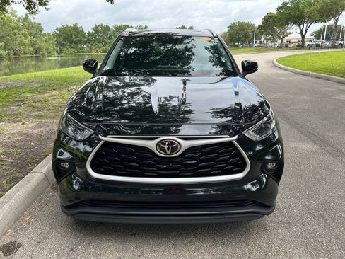 Used 2024 Toyota Highlander XLE FWD image 8