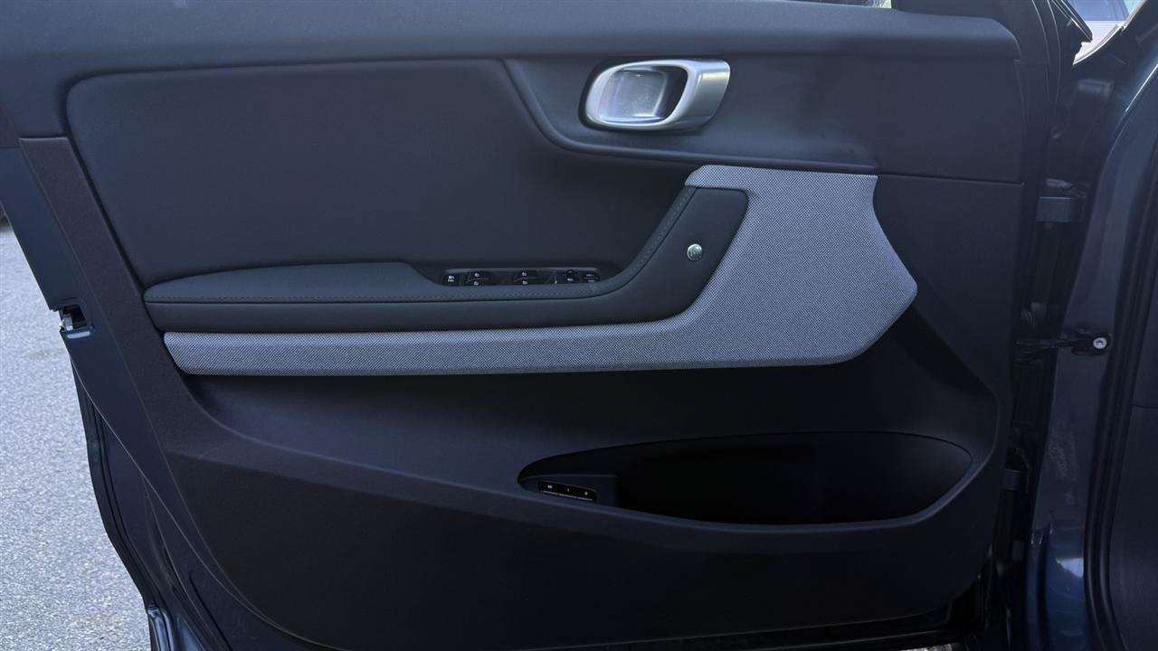 Used 2023 Polestar Polestar 2 FWD image 25