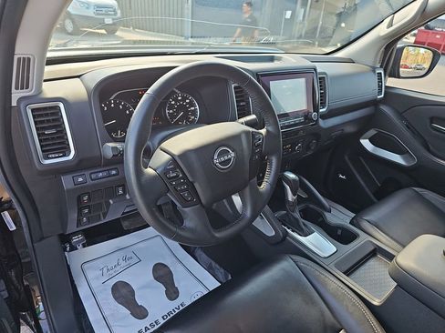 Used 2024 Nissan Frontier SL w/ Technology Package image 19