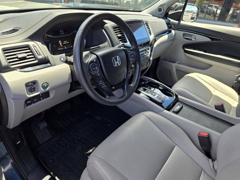 Used 2017 Honda Pilot Touring image 10
