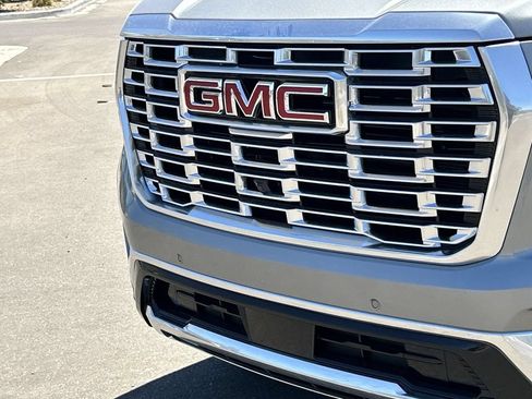New 2026 GMC Yukon Denali w/ Denali Reserve Package AWD/4WD image 32