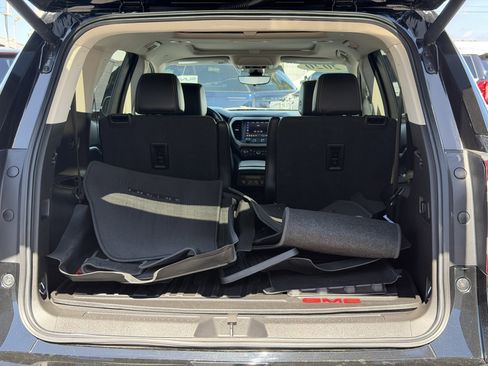 Used 2020 GMC Acadia Denali w/ Technology Package image 10