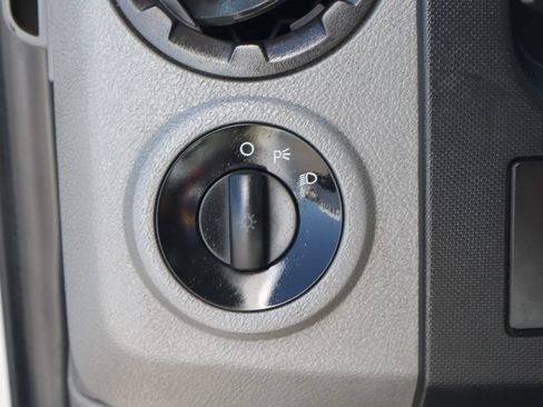 Used 2015 Ford E-450 and Econoline 450 Super Duty RWD image 23